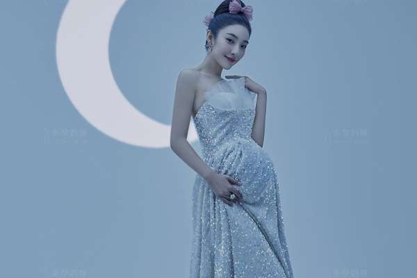 【孕妇照】·3个主题·3套服装·60张精修·拍摄240分钟