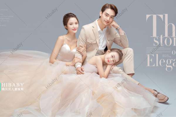 【全家福】·1个主题·5套服装·20张精修·拍摄180分钟