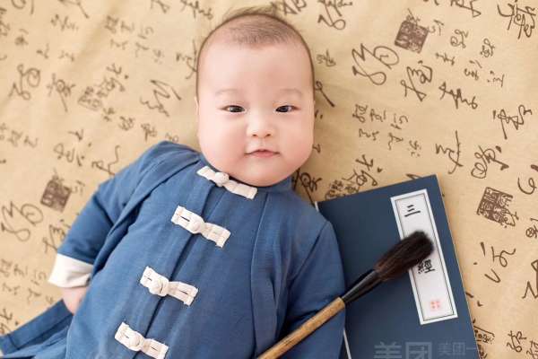 【亲子照】·1个主题·4套服装·30张精修·拍摄120分钟