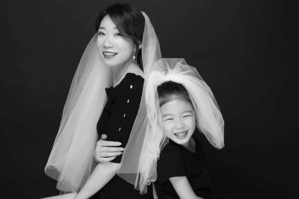 【亲子照】·1个主题·2套服装·4张精修·拍摄30分钟