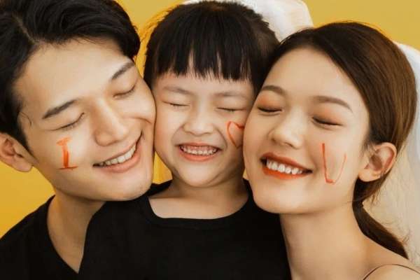 【亲子照】·2个主题·2套服装·10张精修·拍摄90分钟