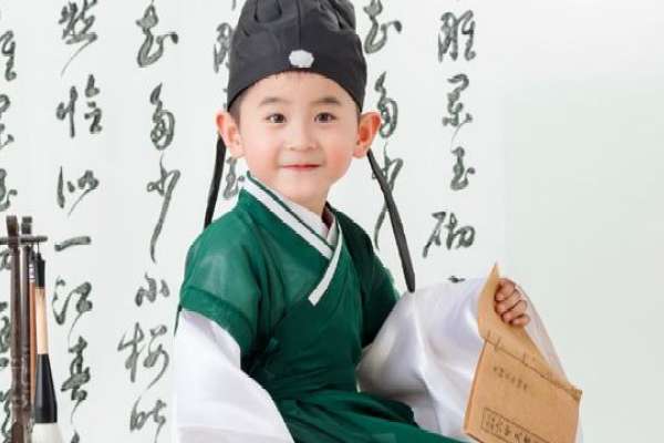 【儿童摄影】·3个主题·3套服装·16张精修·拍摄60分钟