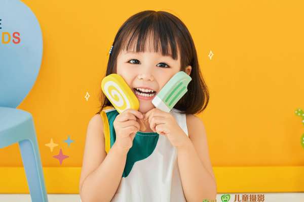 【周岁照】·2个主题·2套服装·12张精修·拍摄30分钟