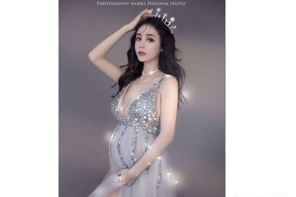 【孕妇照】·2个主题·2套服装·12张精修·拍摄120分钟