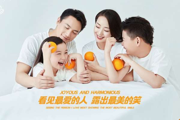 【亲子照】·3个主题·3套服装·20张精修·拍摄90分钟