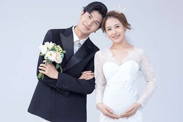 【孕妇照】·3个主题·3套服装·22张精修·拍摄180分钟