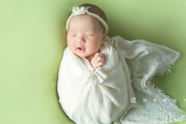 2个主题·2套服装·12张精修·拍摄90分钟