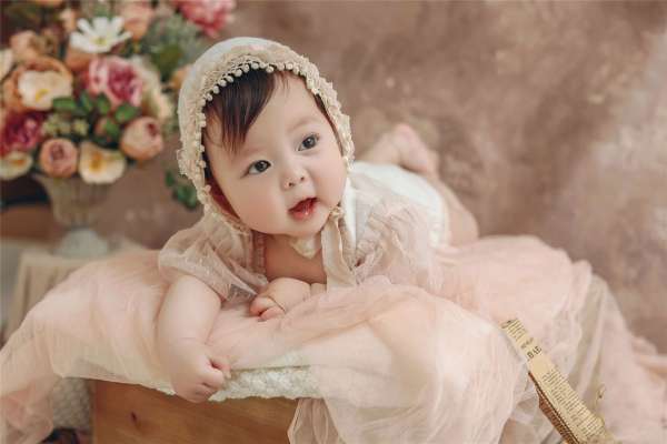 【百天照】·3个主题·3套服装·15张精修·拍摄90分钟