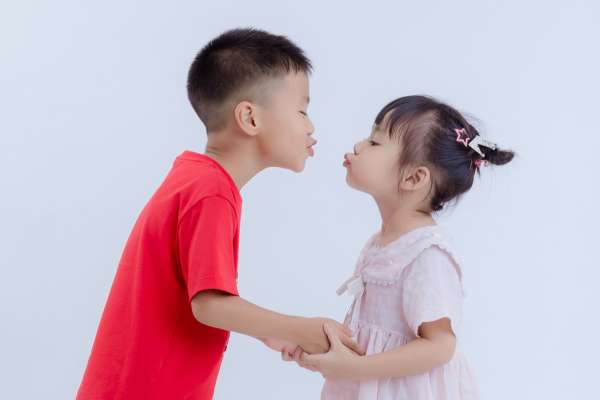 【儿童摄影】·4个主题·4套服装·36张精修·拍摄120分钟