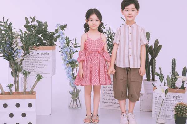4个主题·8套服装·32张精修·拍摄120分钟