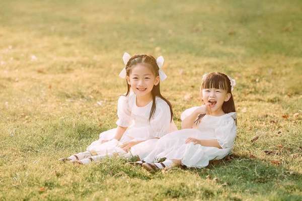 【外景系列】·3个主题·3套服装·16张精修·拍摄180分钟