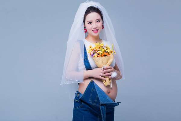 【孕妇照】·3个主题·3套服装·15张精修·拍摄120分钟