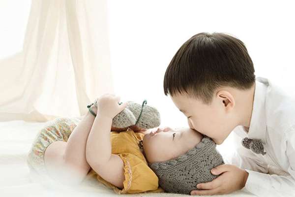 【满月照】·3个主题·3套服装·15张精修·拍摄90分钟