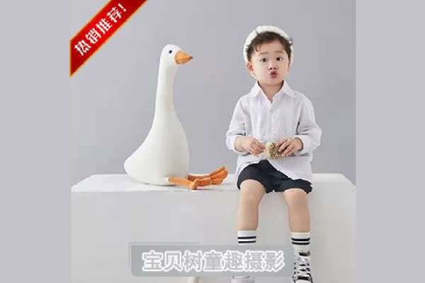 4个主题·4套服装·25张精修·拍摄180分钟
