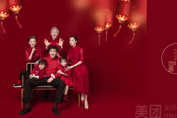 【全家福】·1个主题·10套服装·22张精修·拍摄200分钟