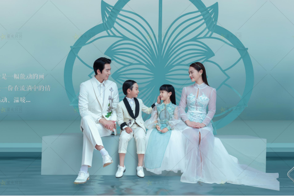 【亲子照】·2个主题·8套服装·30张精修·拍摄240分钟