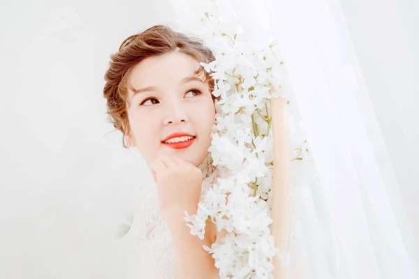 【孕妇照】·3个主题·3套服装·25张精修·拍摄150分钟