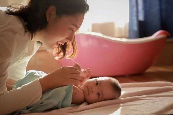 【亲子照】·3个主题·3套服装·22张精修·拍摄90分钟