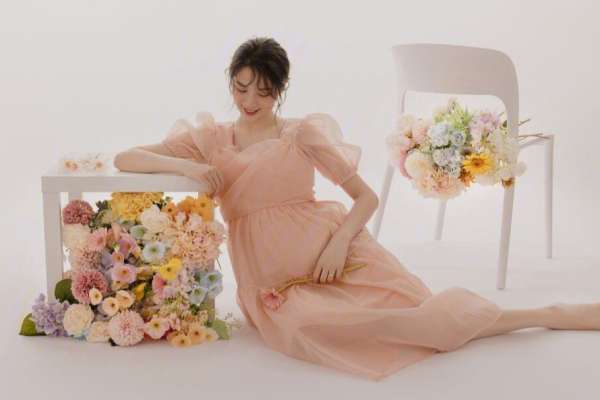 【孕妇照】·2个主题·2套服装·14张精修·拍摄120分钟