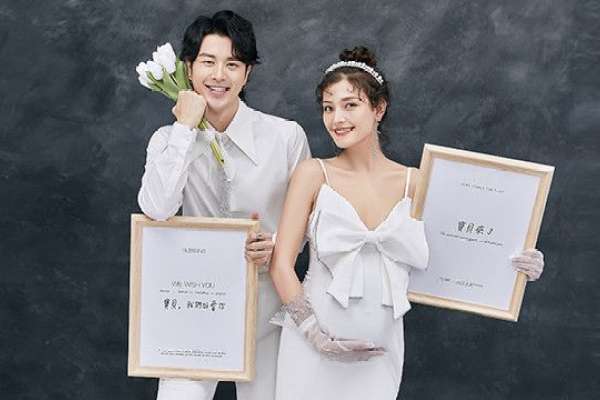 【孕妇照】·2个主题·2套服装·14张精修·拍摄180分钟
