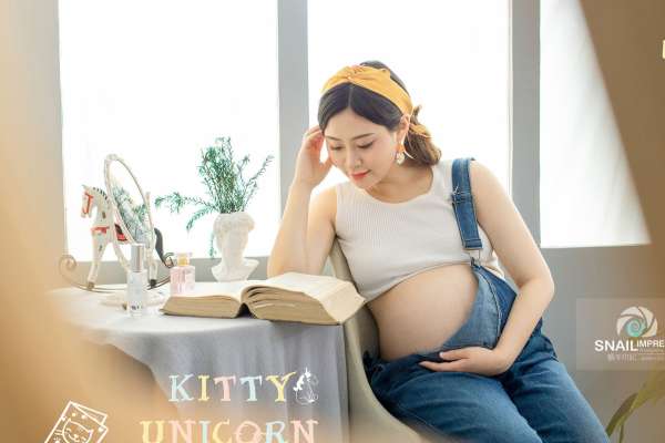 【孕妇照】·4个主题·2套服装·6张精修·拍摄90分钟