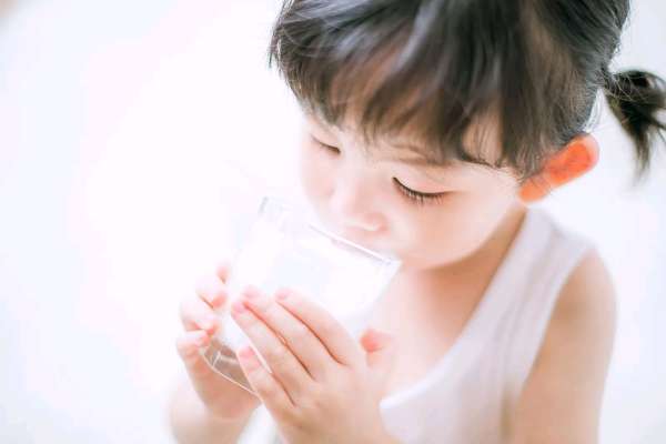 【周岁照】·3个主题·3套服装·12张精修·拍摄90分钟
