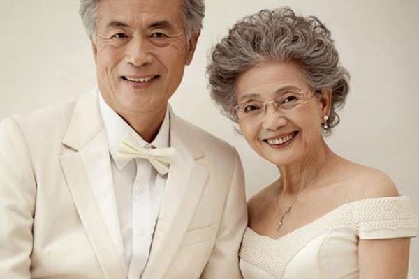 【情侣照】·5个主题·2套服装·12张精修·拍摄240分钟
