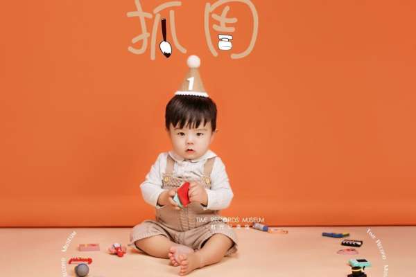 【儿童摄影】·3套服装·20张精修·拍摄120分钟