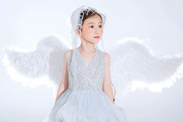 【宝宝照】·3个主题·3套服装·25张精修·拍摄90分钟