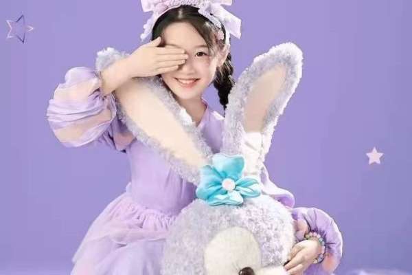 【宝宝照】·3个主题·3套服装·15张精修·拍摄80分钟