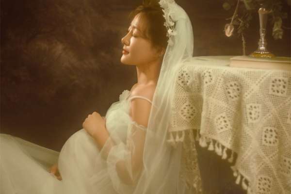 【孕妇照】·5个主题·5套服装·30张精修·拍摄180分钟