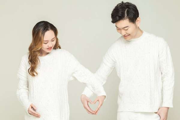 【孕妇照】·5个主题·2套服装·16张精修·拍摄90分钟