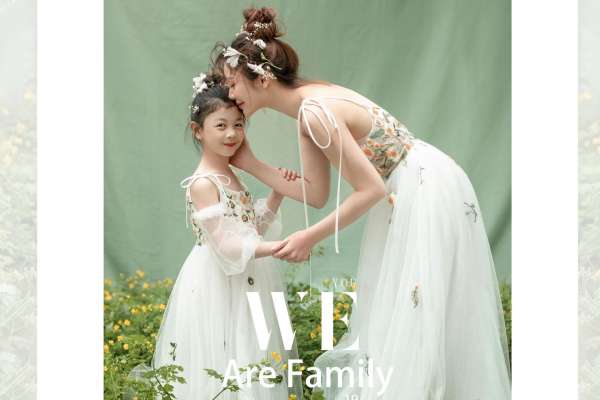 【全家福】·2个主题·1套服装·14张精修·拍摄90分钟