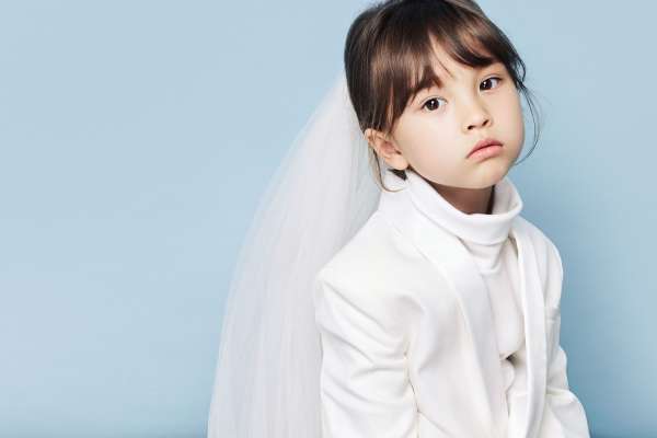 【全家福】·2个主题·2套服装·14张精修·拍摄180分钟