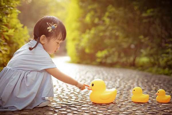 【外景系列】·4个主题·4套服装·22张精修·拍摄90分钟