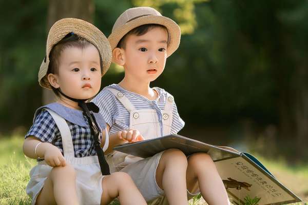 【亲子照】·4个主题·4套服装·25张精修·拍摄120分钟