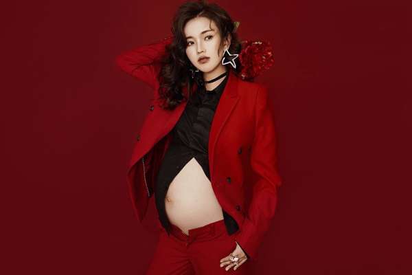 【孕妇照】·2个主题·2套服装·12张精修·拍摄180分钟