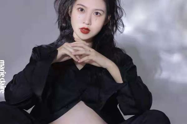 【孕妇照】·3个主题·4套服装·14张精修·拍摄90分钟