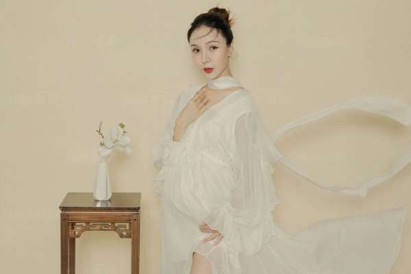 【孕妇照】·2个主题·2套服装·10张精修·拍摄180分钟