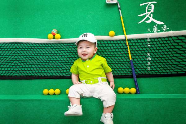 【百天照】·3个主题·3套服装·22张精修·拍摄90分钟