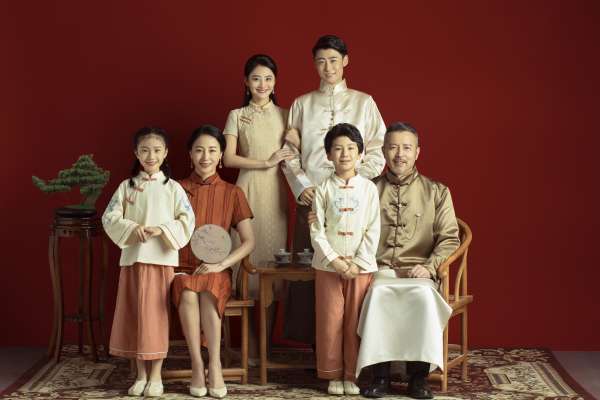 1个主题·6套服装·15张精修·拍摄120分钟