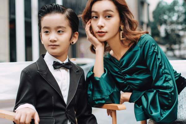 【亲子照】·4个主题·4套服装·23张精修·拍摄200分钟