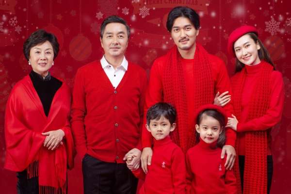 【全家福】·1个主题·1套服装·1张精修·拍摄90分钟