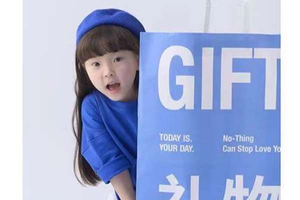 1个主题·0套服装·0张精修·拍摄1分钟
