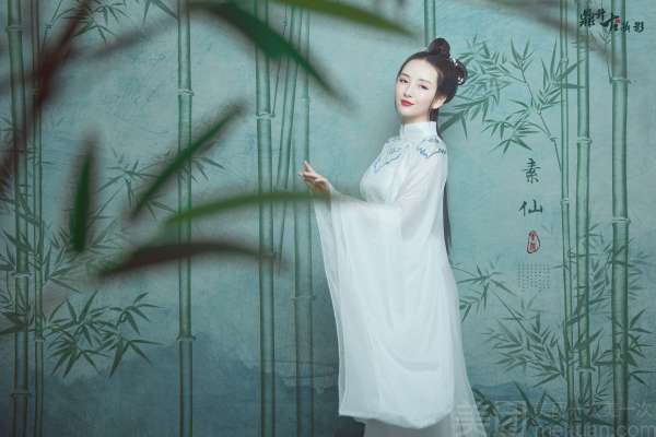 4个主题·4套服装·25张精修·拍摄180分钟