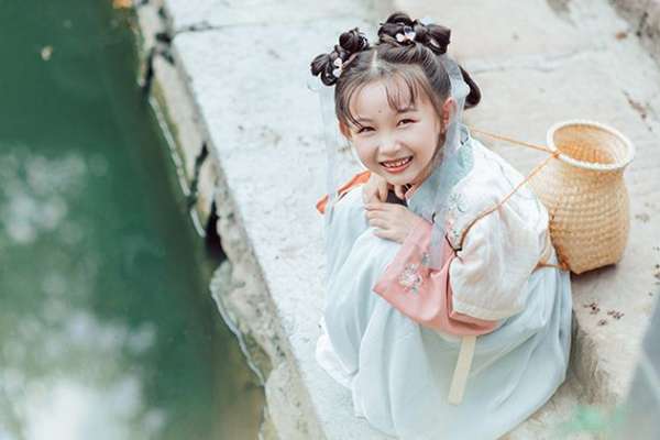 【儿童摄影】·2个主题·2套服装·18张精修·拍摄150分钟