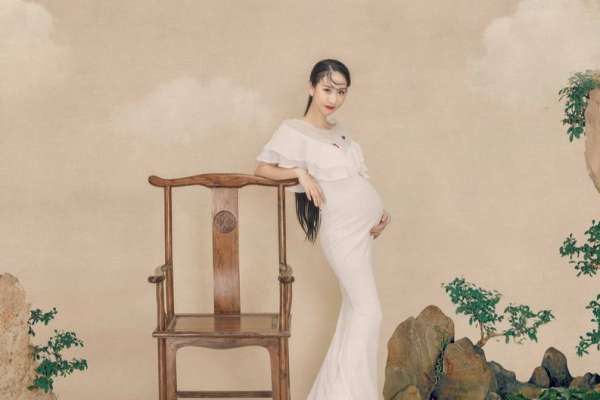 【孕妇照】·1个主题·1套服装·5张精修·拍摄60分钟