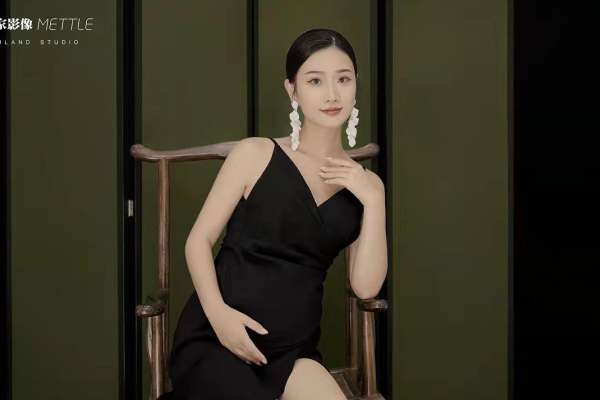 2个主题·2套服装·12张精修·拍摄120分钟