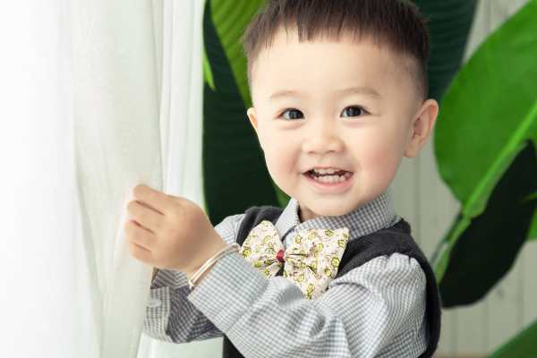 4个主题·4套服装·24张精修·拍摄200分钟