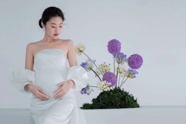 【孕妇照】·6个主题·3套服装·4张精修·拍摄60分钟